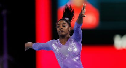 Simone Biles confiesa que aún tiene miedo de practicar gimnasia tras sufrir "twisties": VIDEO