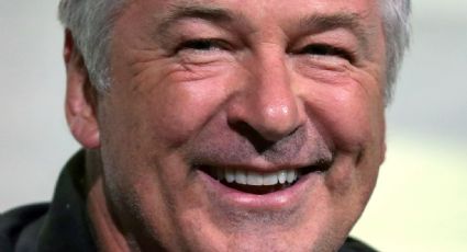 Caso Alec Baldwin tiene más irregularidades, ubican más balas reales