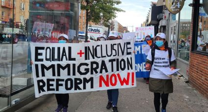 Indocumentados marchan en NY por la reforma migratoria; exigen respeto