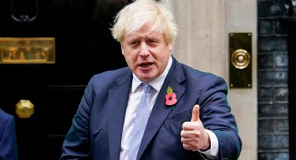 "Está en muy buena forma": Boris Johnson asegura que la Reina Isabel II se encuentra bien de salud