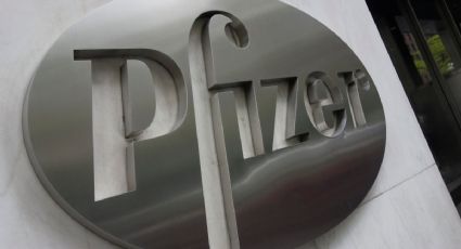 Pfizer firma acuerdo para producir píldoras contra COVID-19 y dar acceso global
