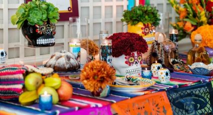 Día de muertos; montan la primera OFRENDA dentro de la Casa Blanca: FOTOS