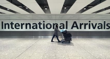 ¿Rebrote de COVID? Por temor a variante pasajeros de Sudáfrica quedan varados en Ámsterdam