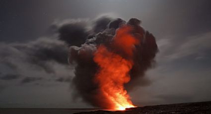 Volcán en erupción deja 14 muertos en Indonesia