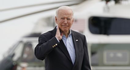 ¡Qué reflejos! Biden demuestra su agilidad y golpea a cigarra que lo 'atacó': VIDEO