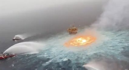 Fuga en gasoducto submarino de Pemex provoca INCENDIO en mar de CAMPECHE