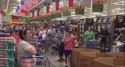VIDEO VIRAL: clientes PARALIZAN sus compras en Walmart para cantar el himno nacional de EU