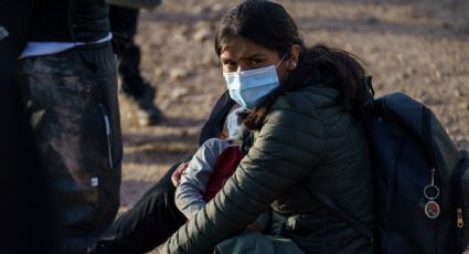 Migrante embarazada de GEMELOS pierde a sus bebés tras ser DEPORTADA