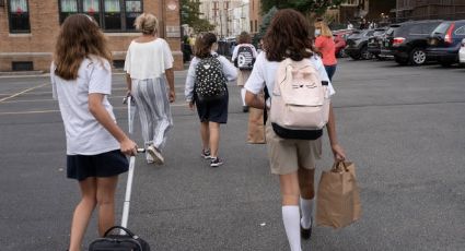 Regreso a clases en EU aviva el temor por aumento de contagios COVID en niños