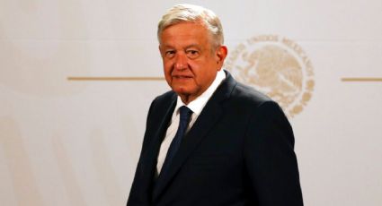 Maestros retienen a AMLO en Chiapas; no pudo llegar a su conferencia