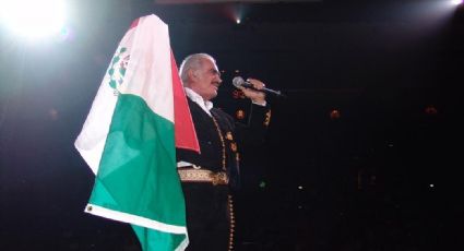 Vicente Fernández sigue ENTUBADO y ahora está hospitalizado junto a Doña Cuquita