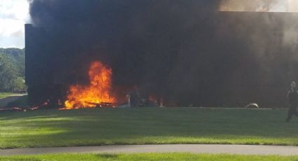 Avión IMPACTA contra edificio en Connecticut y provoca gran incendio: VIDEO