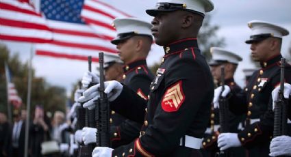 ¡HERÓES! Marines salvan a una mujer de ahogarse con su auto en una INUNDACIÓN: VIDEO