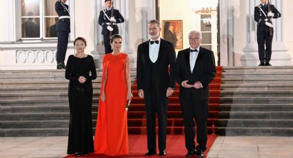 Reina Letizia deslumbra con elegante vestido rojo durante visita a Alemania