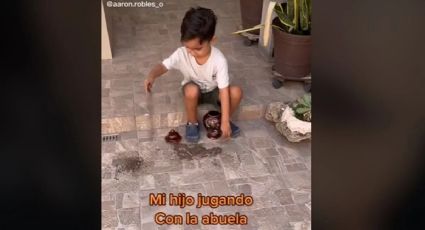 Papá graba a su hijo jugando ¡con las cenizas de su abuelita! | VIDEO