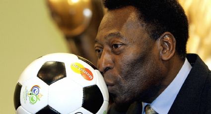 Hija de Pelé publica preocupante foto del futbolista en cama: "seguimos en la lucha"