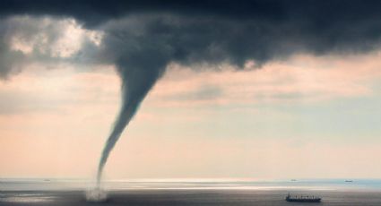 Impresionante TROMBA marina desata el PÁNICO en playas de Florida: VIDEO