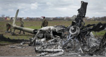 Pilotos rusos mueren al caer desde un avión; sus generales habrían saboteado el paracaídas: VIDEO