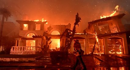 Devastador incendio en California reduce a cenizas 20 casas de lujo; ordenan evacuar: VIDEOS