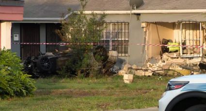 Tres muertos y dos heridos tras choque de automóvil contra el frente de una casa en Miami: FOTOS