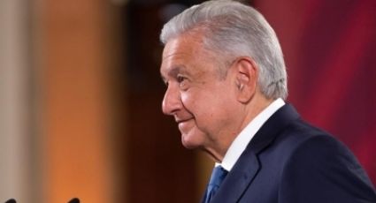 AMLO vuelve a apoyarse en los médicos cubanos; contratará a 500 ante "déficit" en México