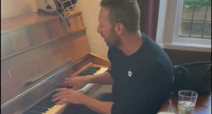 Chris Martin, de Coldplay, llega a bar y sorprende a clientes con 'palomazo' en vivo: VIDEO VIRAL