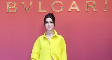 Como en "El Diablo viste a la Moda", Anne Hathaway muestra la forma correcta de usar shorts y camisa vestido