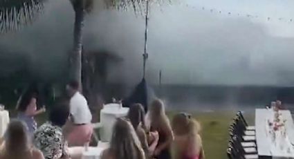 Olas gigantes en Hawái impactan contra casas y empapan a invitados de una boda: VIDEO