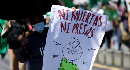 Mujer de 21 años sufre un aborto espontáneo y la condenan a 50 años de cárcel en El Salvador
