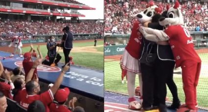 Video viral: Hombre propone matrimonio a su novia en pleno partido de beisbol