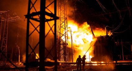 Captan la impactante explosión de una planta eléctrica en Ucrania atacada por bombas rusas | VIDEO