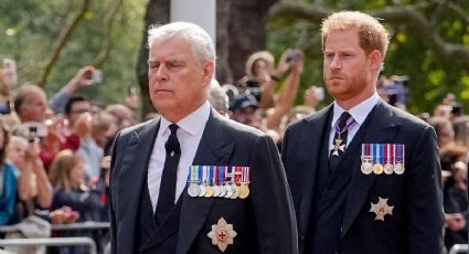 ¿Por qué los príncipes Harry y Andrés no portaron traje militar en traslado de féretro de la reina Isabel II?