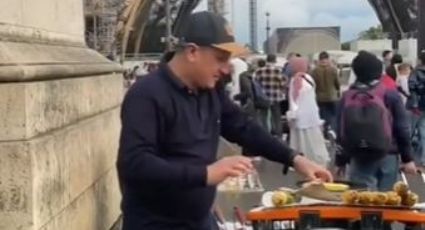 ¡Elotes calientitos!: hombre se hace viral vendiendo elotes en París | VIDEO