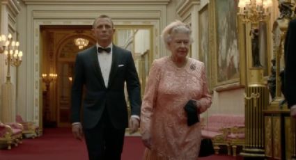 Isabel II: El día que la reina llegó en paracaídas con James Bond a los Juegos Olímpicos (Video)