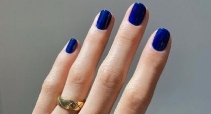Los 5 mejores diseños de uñas de acrílico azules bonitos y elegantes que combinan con todo