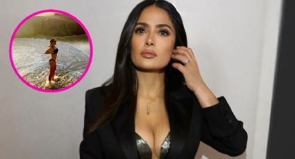 Salma Hayek deslumbra al usar bikini azul y presume cuerpazo