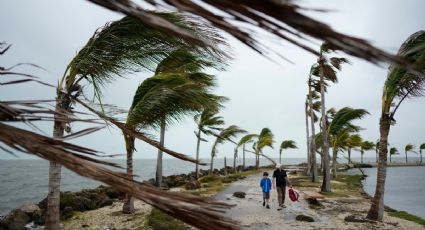 Florida bajo amenaza de dos posibles formaciones de huracán; cuándo podría llegar