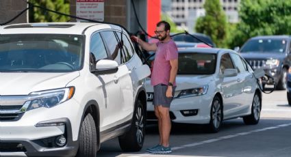 ¡Golpe al bolsillo! Precio de la Gasolina alcanza los 4 dólares por galón en todo Estados Unidos