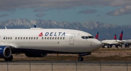 Avión aterriza de EMERGENCIA en Oklahoma por un hombre que AMENAZABA con "derribarlo": VIDEO