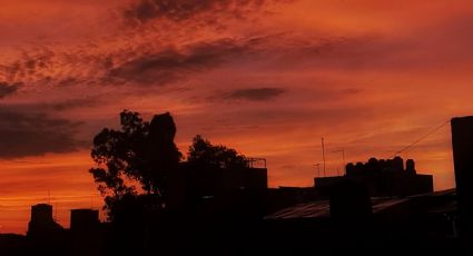 ¡Qué belleza! Sorprendente amanecer 'teñido' de ROJO enloquece a México: FOTOS