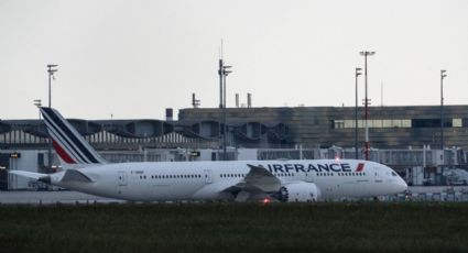 Evacúan a pasajeros de Air France por amenaza de BOMBA; buscan supuesto artefacto EXPLOSIVO