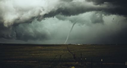 Impactante TORNADO se forma en Chihuahua y es captado en VIDEO; oscureció el CIELO en pleno día