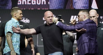 Conor McGregor pierde la cabeza y propina tremenda PATADA a Dustin Poirier: VIDEO