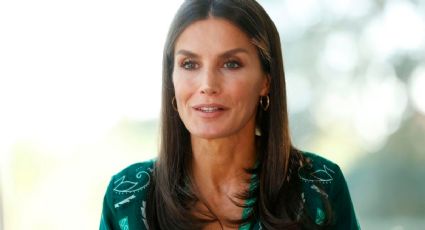 ¿Se acabó su guardarropa? Captan a la reina Letizia usando vestido de su hija menor