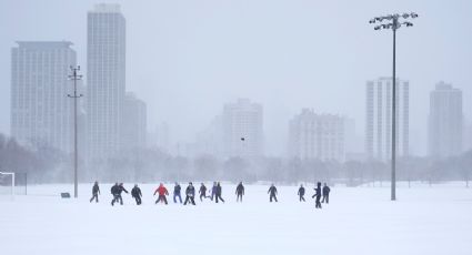 Tormenta invernal obliga a cancelar miles de VUELOS en EU; ve aeropuertos afectados