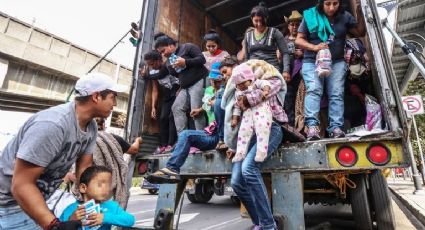 ‘Coyotes’ aumentaron sus TARIFAS por pasar a migrantes a EU; sus ganancias se duplicarían en 2022