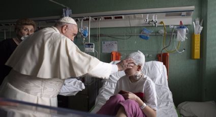 Papa visita a los niños ucranianos internados en el hospital pediátrico del Vaticano