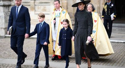 La princesa Charlotte y el príncipe George fueron vistos esquiando en vacaciones con su padres