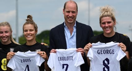 "Charlotte es muy buena en la portería": William se reúne con equipo femenil de futbol de Inglaterra