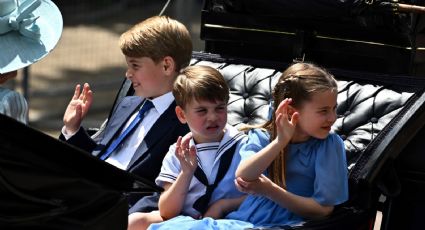 Princesa Charlotte calma a su hermano Louis en desfile Trooping the Colour ¡y le llueven elogios!